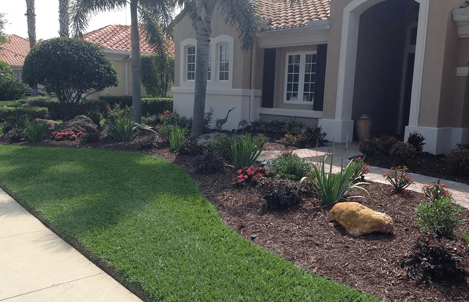 Manicured Florida commercial landscape